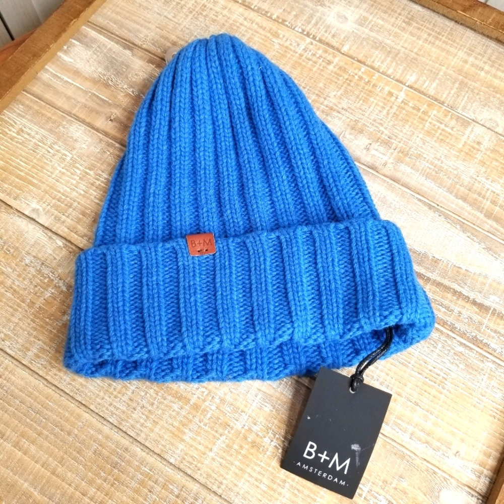B+M Bickley + Mitchell Blue Ribbed Knit Beanie Hat. New With tags. One S…